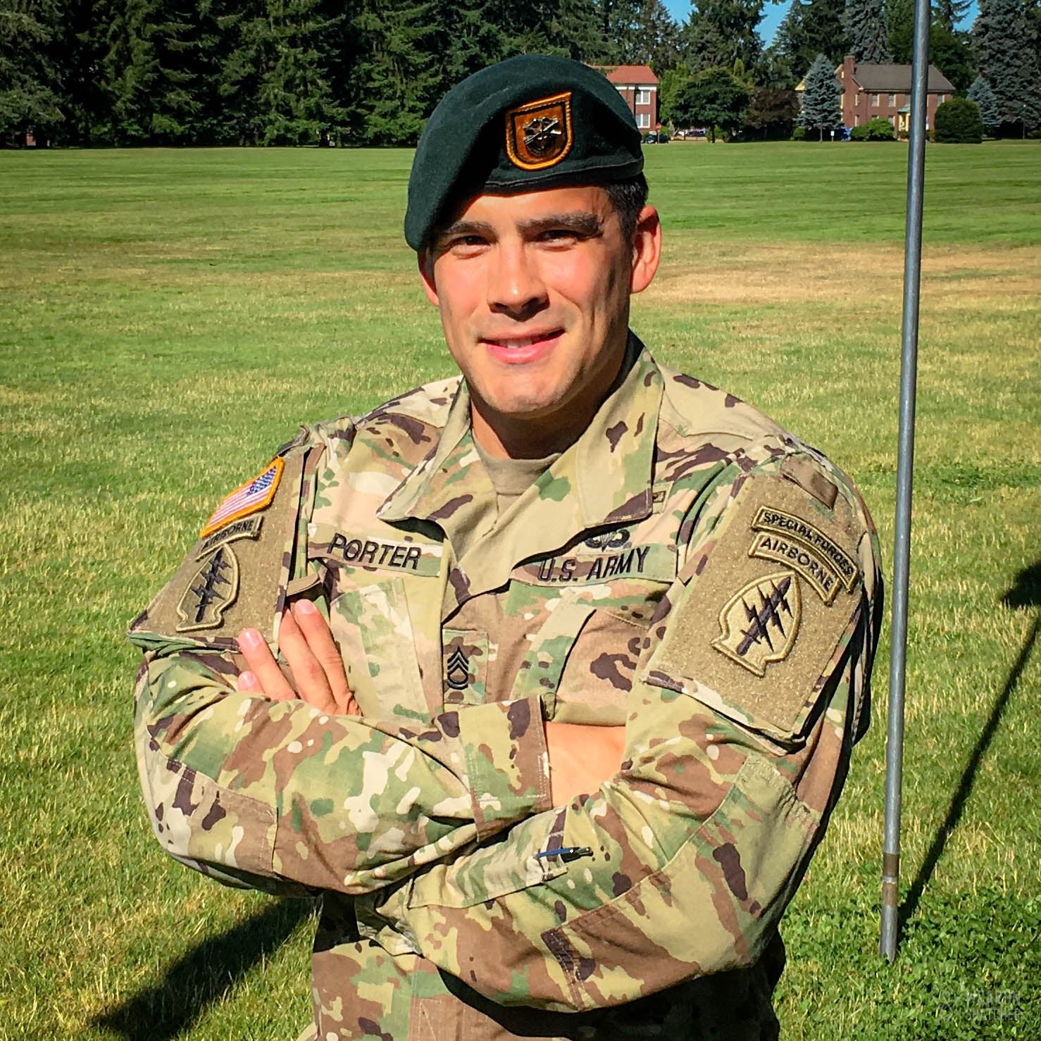 green beret dress uniform Posterazzi PSTZAB101760MLARGE Berets U.S. Army Special Forces Group Soldier in Action Photo Print, 24 x 36, Multicolored: Posters & Prints GP with father at graduation